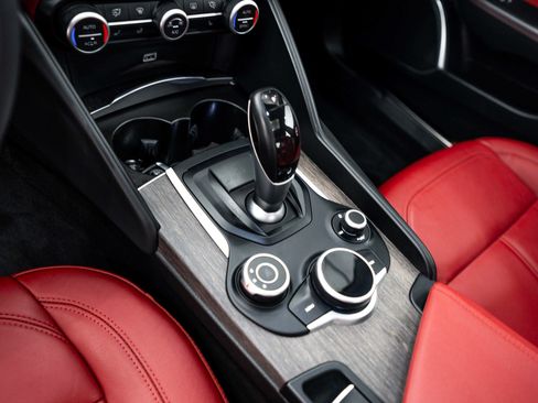 Used 2019 Alfa Romeo Giulia Ti w/ TI Performance Package AWD/4WD image 12