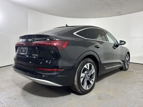 Used 2020 Audi e-tron Premium Plus image 37