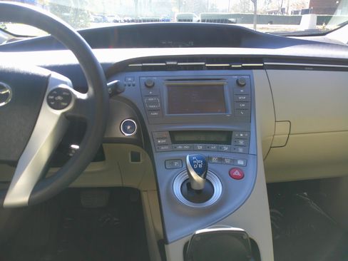 Used 2015 Toyota Prius Two image 45