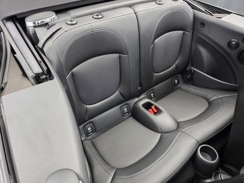 Used 2018 MINI Cooper S image 28