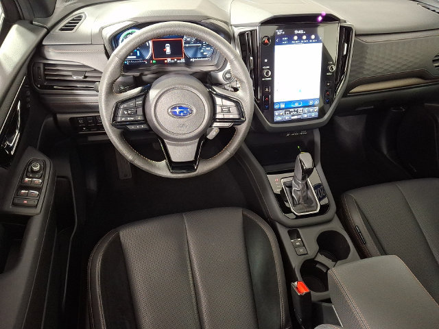 Used 2025 Subaru Forester Touring w/ Touring Package AWD/4WD image 2