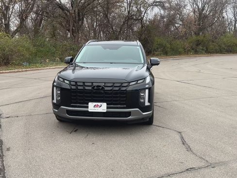 Used 2023 Hyundai Palisade Limited image 3