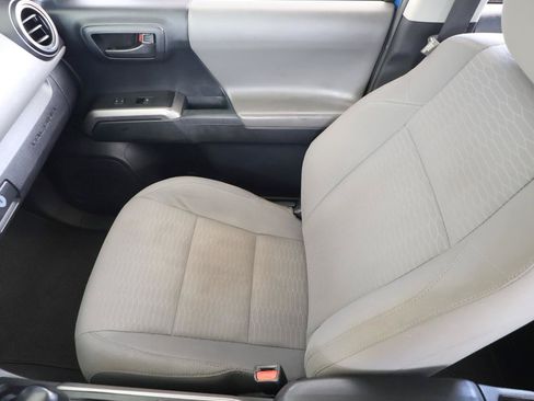 Used 2016 Toyota Tacoma SR5 RWD image 19