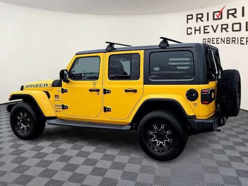 Used 2018 Jeep Wrangler Unlimited Sahara AWD/4WD image 6