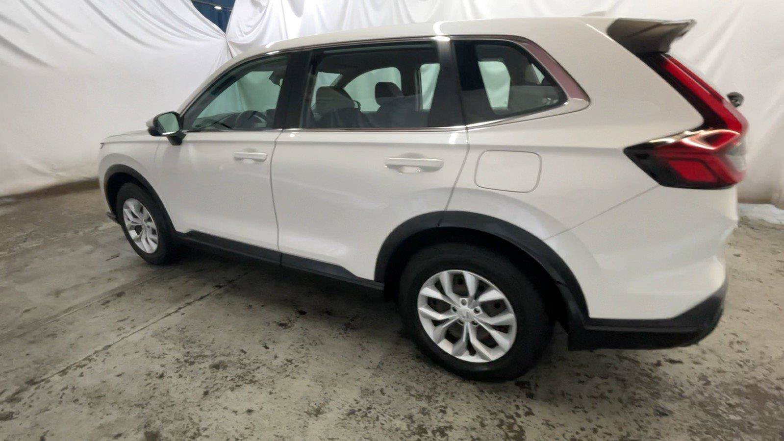 Used 2024 Honda CR-V LX image 11
