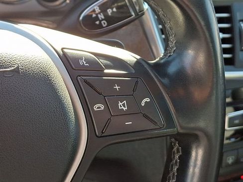 Used 2013 Mercedes-Benz E 350 4MATIC Sedan image 24