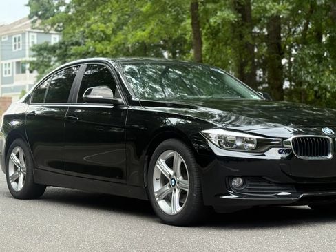 Used 2014 BMW 320i Sedan RWD image 3