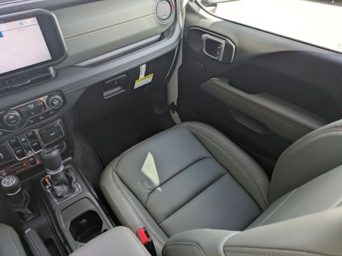 New 2026 Jeep Gladiator Mojave image 25