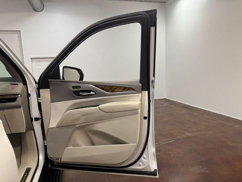 Used 2021 Cadillac Escalade ESV Sport Platinum image 59