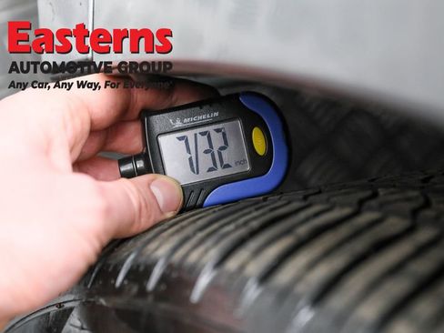 Used 2023 BMW 740i w/ Executive Package image 34