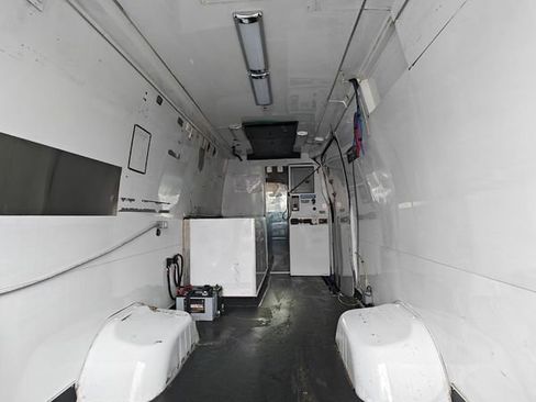 Used 2019 Mercedes-Benz Sprinter 4500 image 43