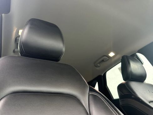 Certified 2025 Ford Escape Platinum image 17