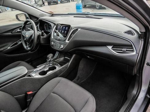 Used 2025 Chevrolet Malibu LT FWD image 14