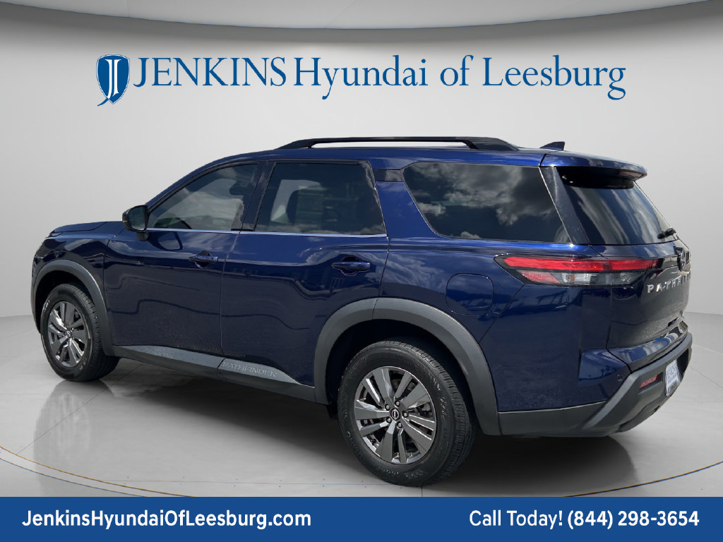 Used 2025 Nissan Pathfinder SV FWD image 7