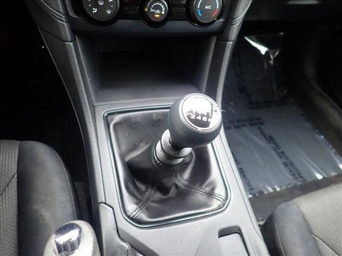 Used 2019 Subaru Crosstrek 2.0i image 19