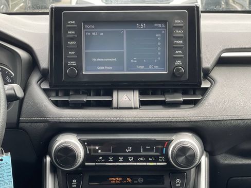 Used 2019 Toyota RAV4 LE w/ Carpet Mat Package AWD/4WD image 29