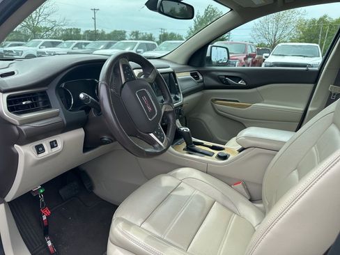 Used 2017 GMC Acadia Denali w/ Technology Package AWD/4WD image 10