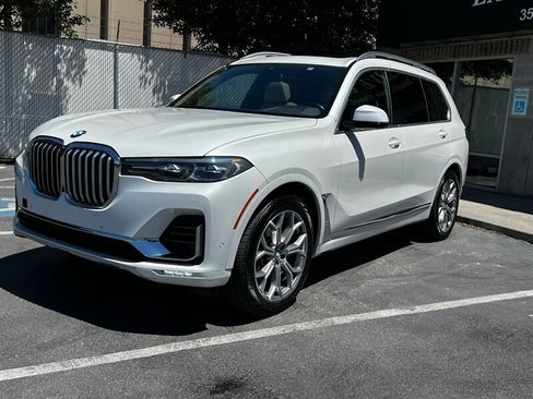 Used 2021 BMW X7 xDrive40i w/ Premium Package AWD/4WD image 3