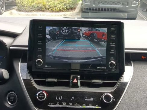 Used 2022 Toyota Corolla LE w/ LE Convenience Package FWD image 22