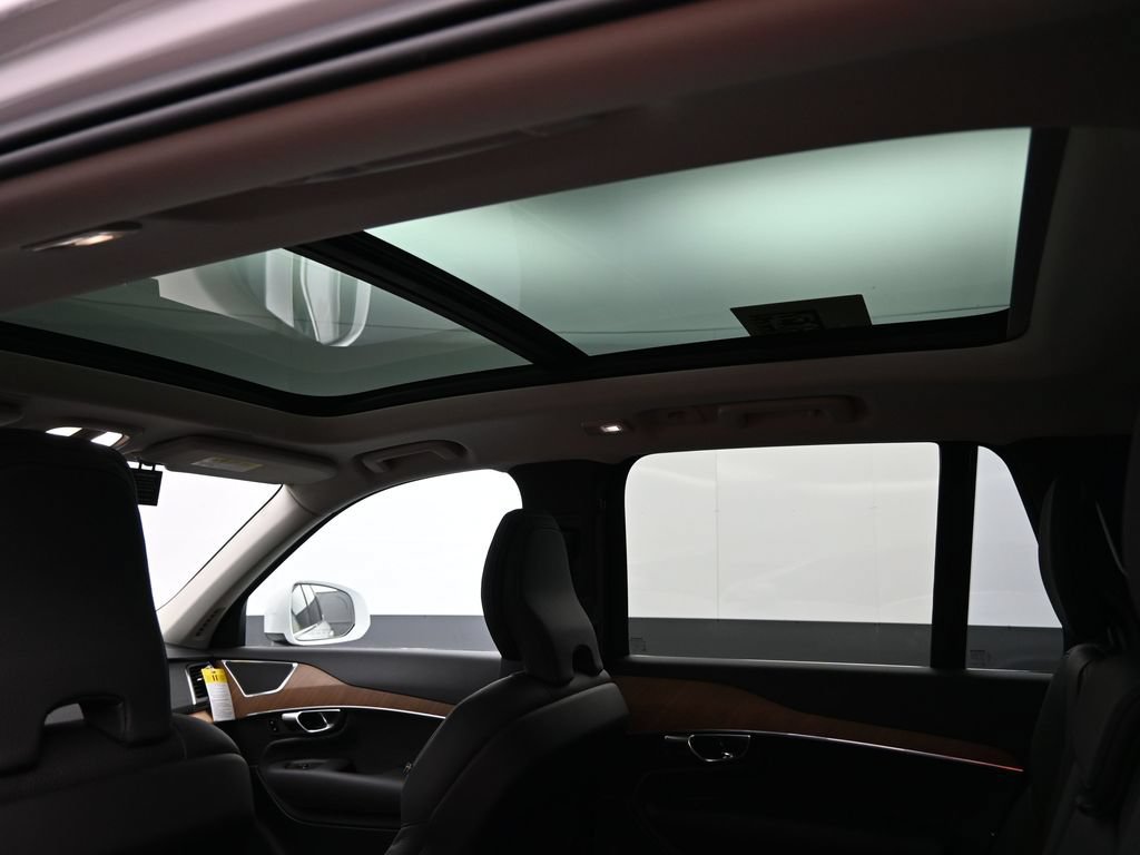 Certified 2025 Volvo XC90 T8 Core w/ Protection Package Premier AWD/4WD image 29