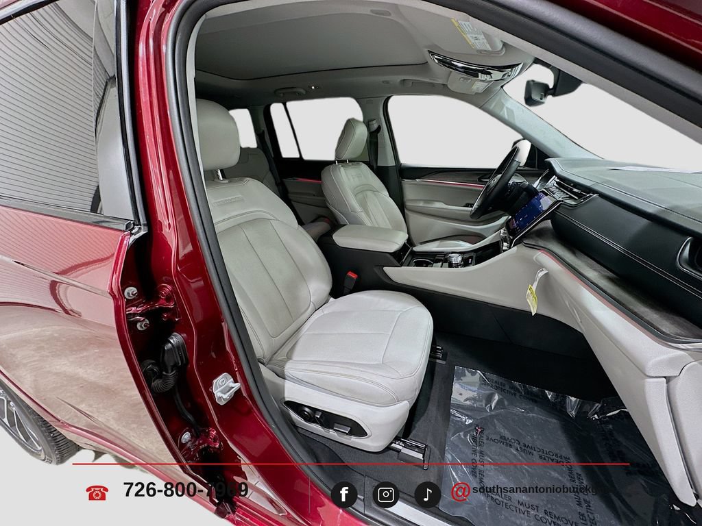 Used 2022 Jeep Grand Cherokee Overland RWD image 29