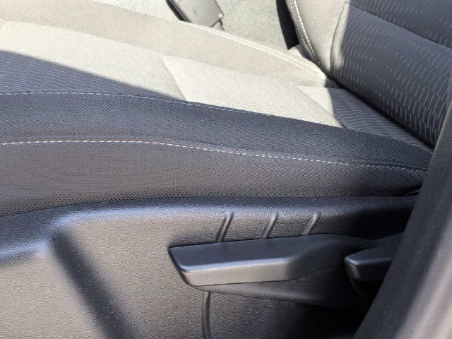 Used 2025 Chevrolet Equinox LT w/ Safety and Technology Package FWD image 16