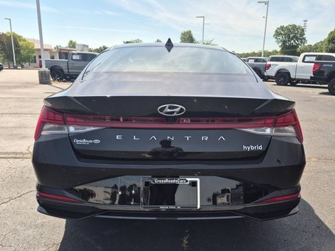 Used 2023 Hyundai Elantra Limited FWD image 5