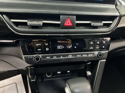 Certified 2024 Kia Seltos S image 17