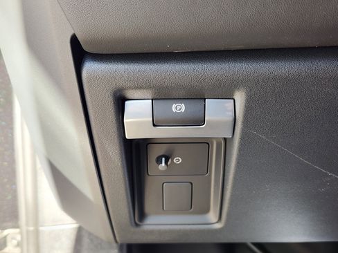 New 2026 Land Rover Defender 130 X-Dynamic SE image 17