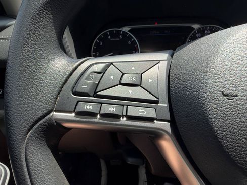 Used 2024 Nissan Sentra SV FWD image 45