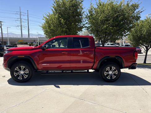 Used 2025 GMC Canyon AT4 w/ AT4 Premium Package AWD/4WD image 2