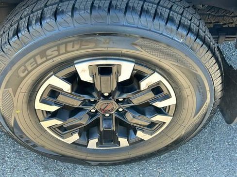 Used 2023 Nissan Frontier Pro-X w/ Technology Package RWD image 6