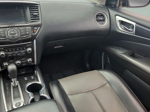 Used 2020 Nissan Pathfinder SL AWD/4WD image 14