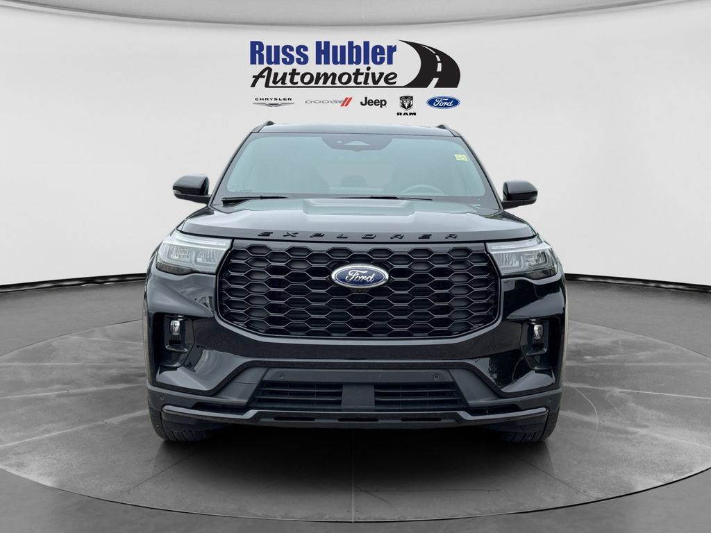 Used 2025 Ford Explorer ST-Line w/ ST-Line Street Pack AWD/4WD image 10