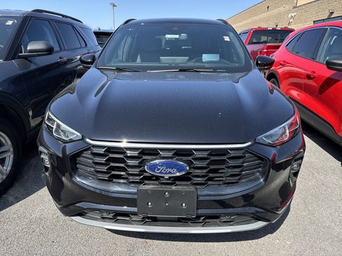 Used 2024 Ford Escape ST-Line Elite w/ Premium Technology Package image 3