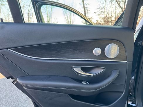 Used 2020 Mercedes-Benz E 350 4MATIC Sedan image 35