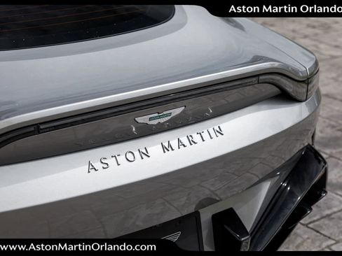 Used 2025 Aston Martin V8 Vantage Coupe image 25