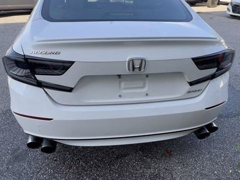 Used 2018 Honda Accord Sport image 6