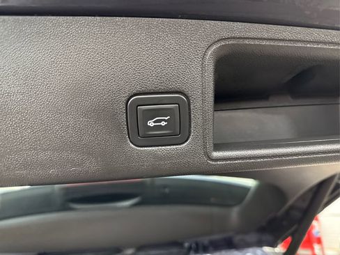 Used 2019 GMC Terrain Denali w/ Advanced Safety Package image 13