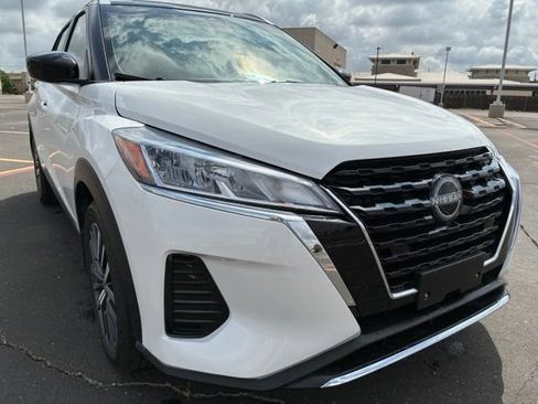 Certified 2023 Nissan Kicks SV FWD image 8
