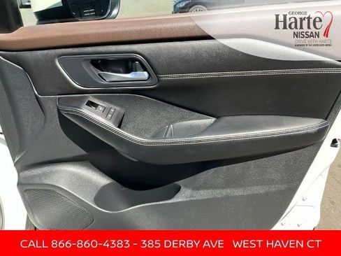 Certified 2023 Nissan Rogue SV w/ SV Premium B Package AWD/4WD image 18