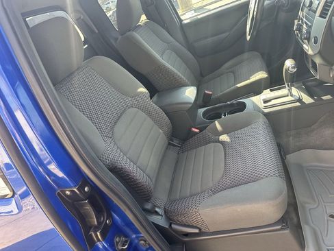 Used 2012 Nissan Frontier SV image 23