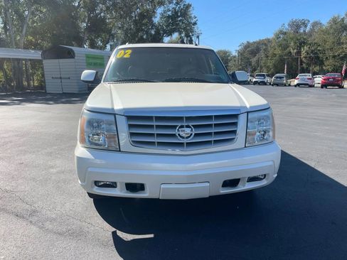 Used 2002 Cadillac Escalade Luxury image 4