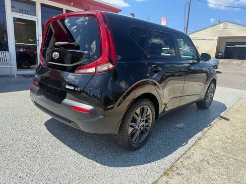 Used 2021 Kia Soul EX FWD image 12