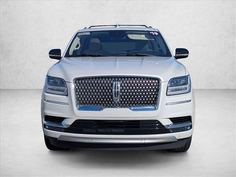 Used 2019 Lincoln Navigator Reserve image 2