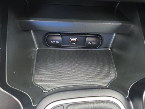 Used 2024 Kia Soul LX w/ LX Technology Package FWD image 16