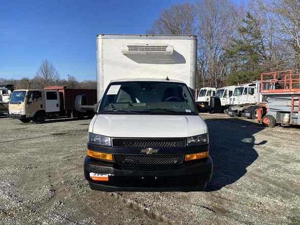 Used 2024 Chevrolet Express 3500 w/ Power Convenience Package RWD image 4