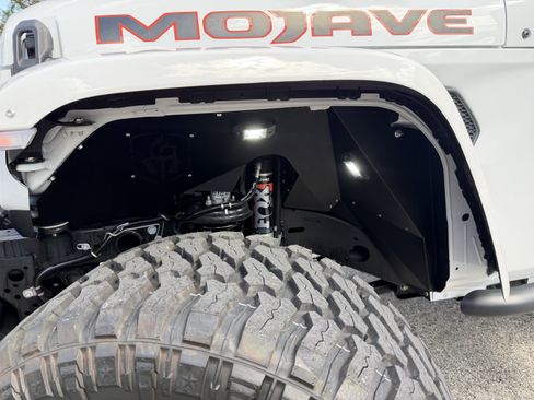 Used 2024 Jeep Gladiator Mojave image 22