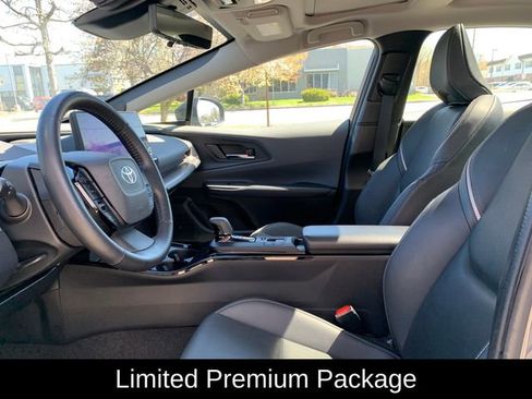Used 2023 Toyota Prius Limited w/ Limited Premium Package FWD image 15