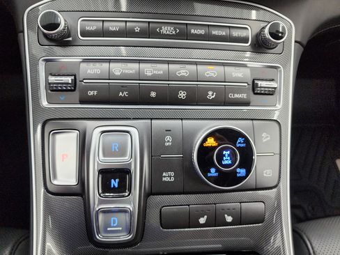 Used 2023 Hyundai Santa Fe SEL w/ Premium Package image 16